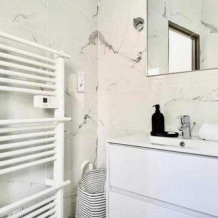 Le Boheme - Cozy Centre Apartment *